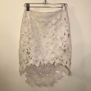 Floral lace Hi-Low skirt